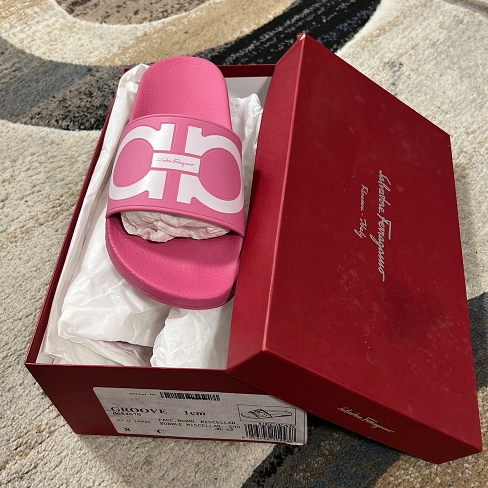Pink Salvatore Ferragamo slides